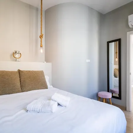 En Mariana Pineda, Apartamento *